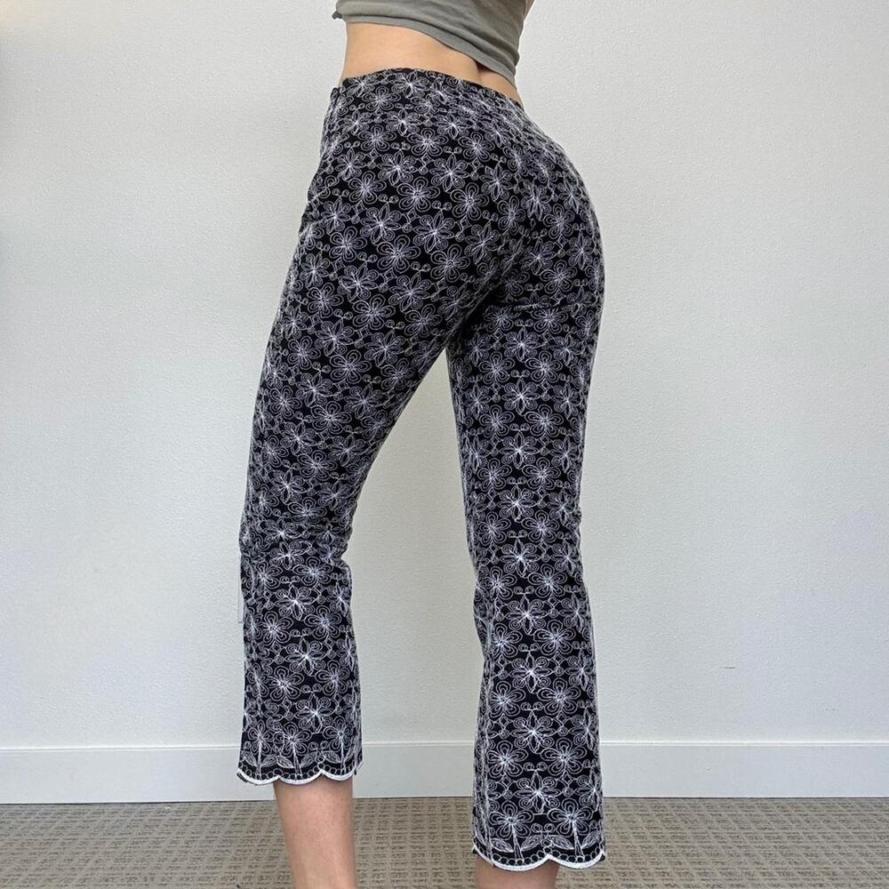 Vintage cache black contrast embroidered capris